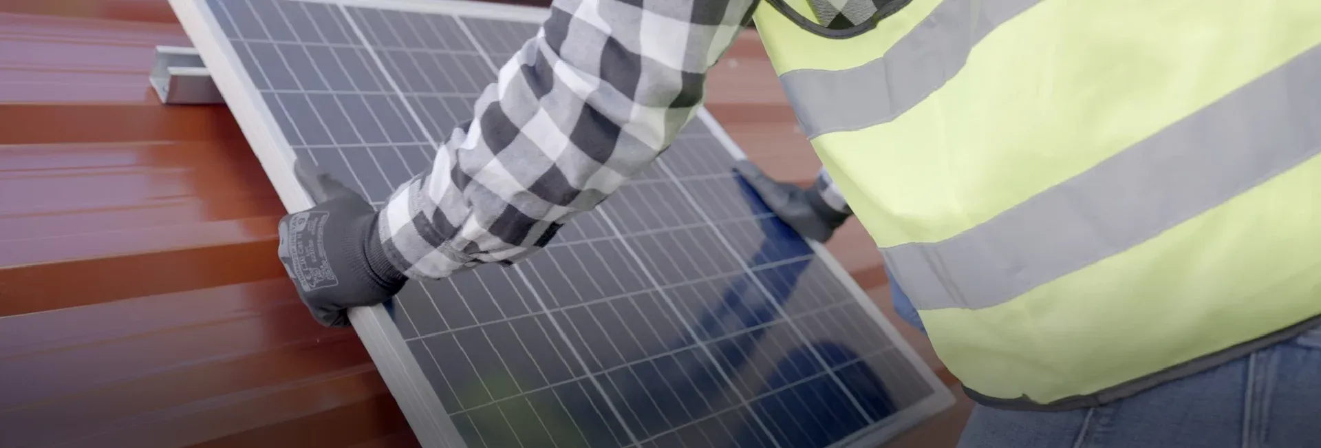INSTALA UN 50% MÁS RÁPIDO CON LA GRAPA SOLAR FastClip