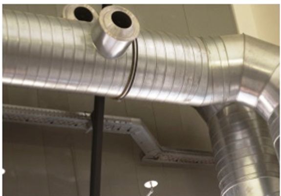 Cómo fijar conductos de ventilación al techo con abrazaderas metálicas M8/M10 para sistemas de climatización