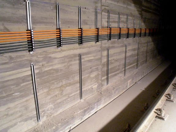Aplicación del perfil multitub PTTR en montaje de conducciones eléctricas y sistemas de cableado