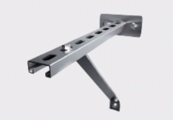 Refuerzo consola RC para perfil Strut fijado a pared