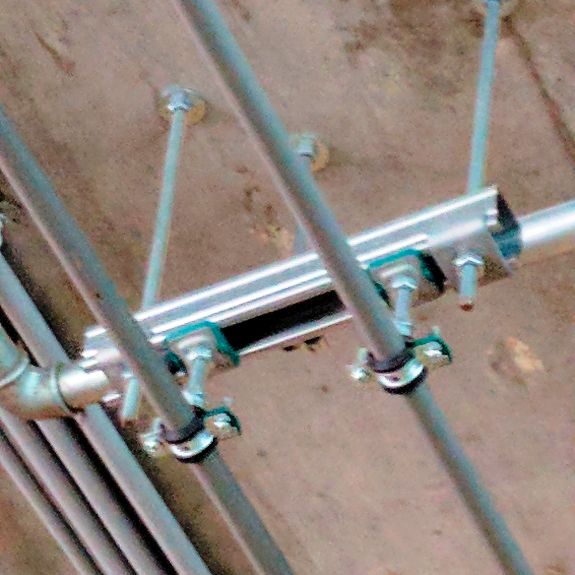 Aplicación de tuerca rápida TSS en soporte de tuberías con perfil Strut