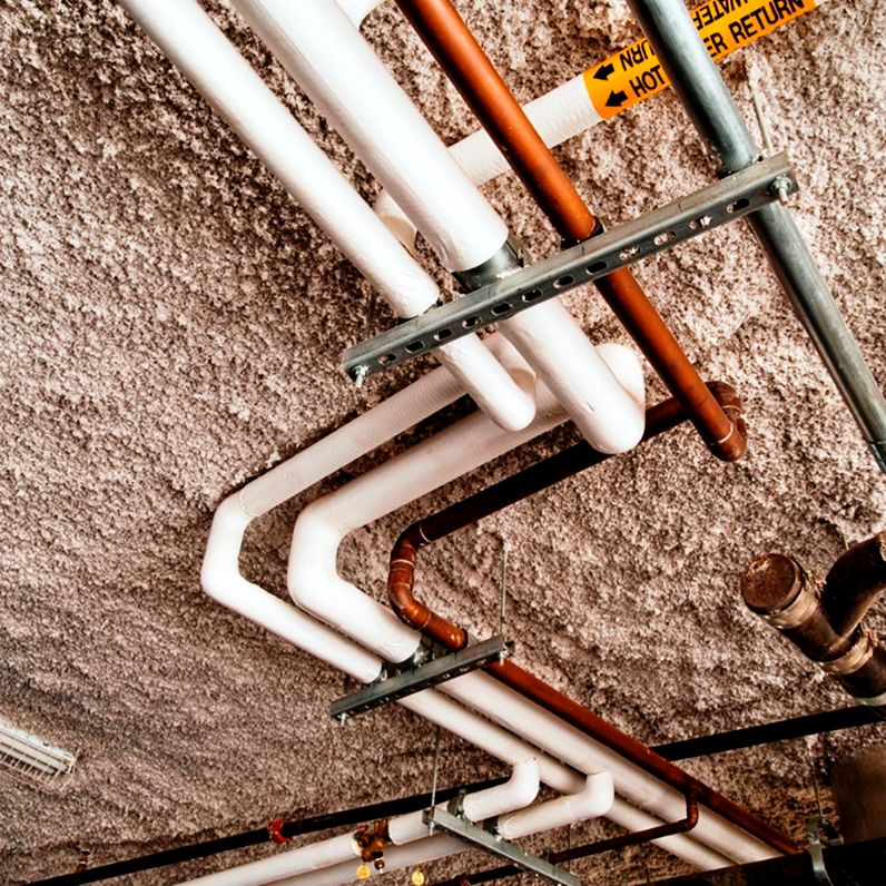 Aplicación del perfil 27x18 en sistemas de conducción de agua caliente y fría en entornos industriales
