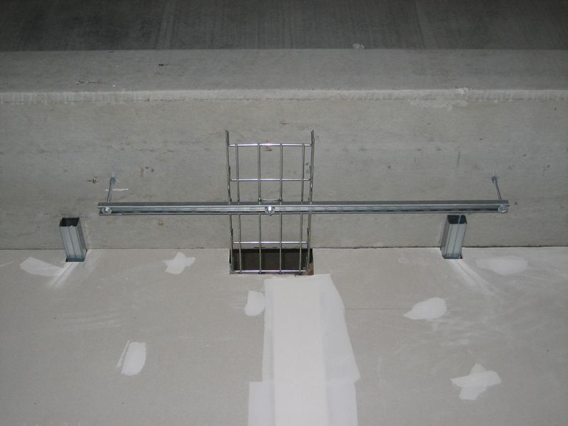 Aplicación del perfil 30x13 en montaje de sistemas de cableado sobre pared