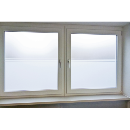 Aplicación del tornillo fijación marcos FBS en instalación de ventana de PVC