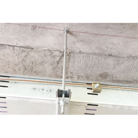 Sistema suspendido fijado con tornillo BTS-6 Ø6 y manguito en techo de hormigón