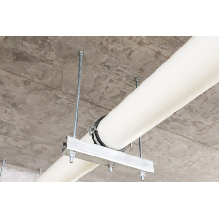 Imagen de aplicación del tornillo para hormigón BTS6 H con rosca interior: suspensión de varillas roscadas para la sujeción de tuberías grandes