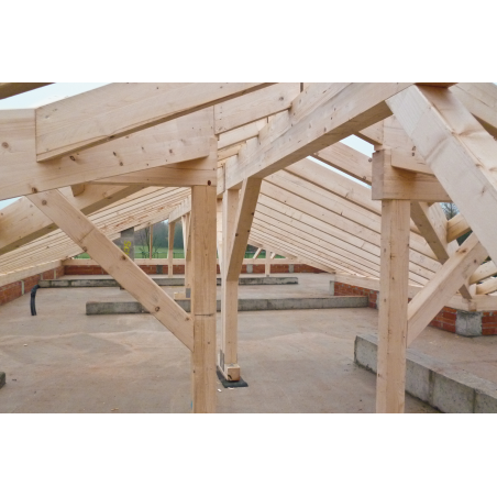 Estructura de tejado ensamblada con tornillos para madera