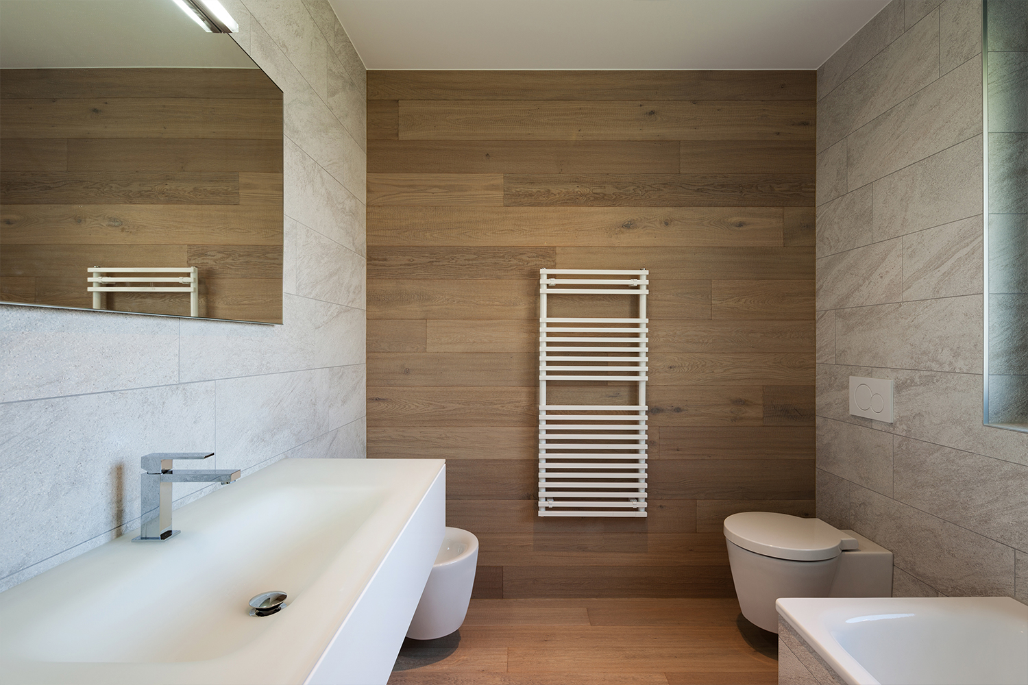 Aplicación del basculante multiuso BT Plus en baño