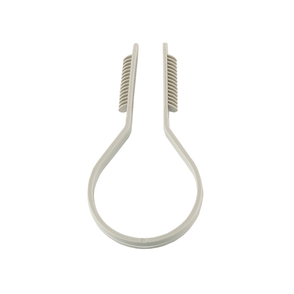 Clip plástico para sujetar cables y tubos en instalaciones eléctricas