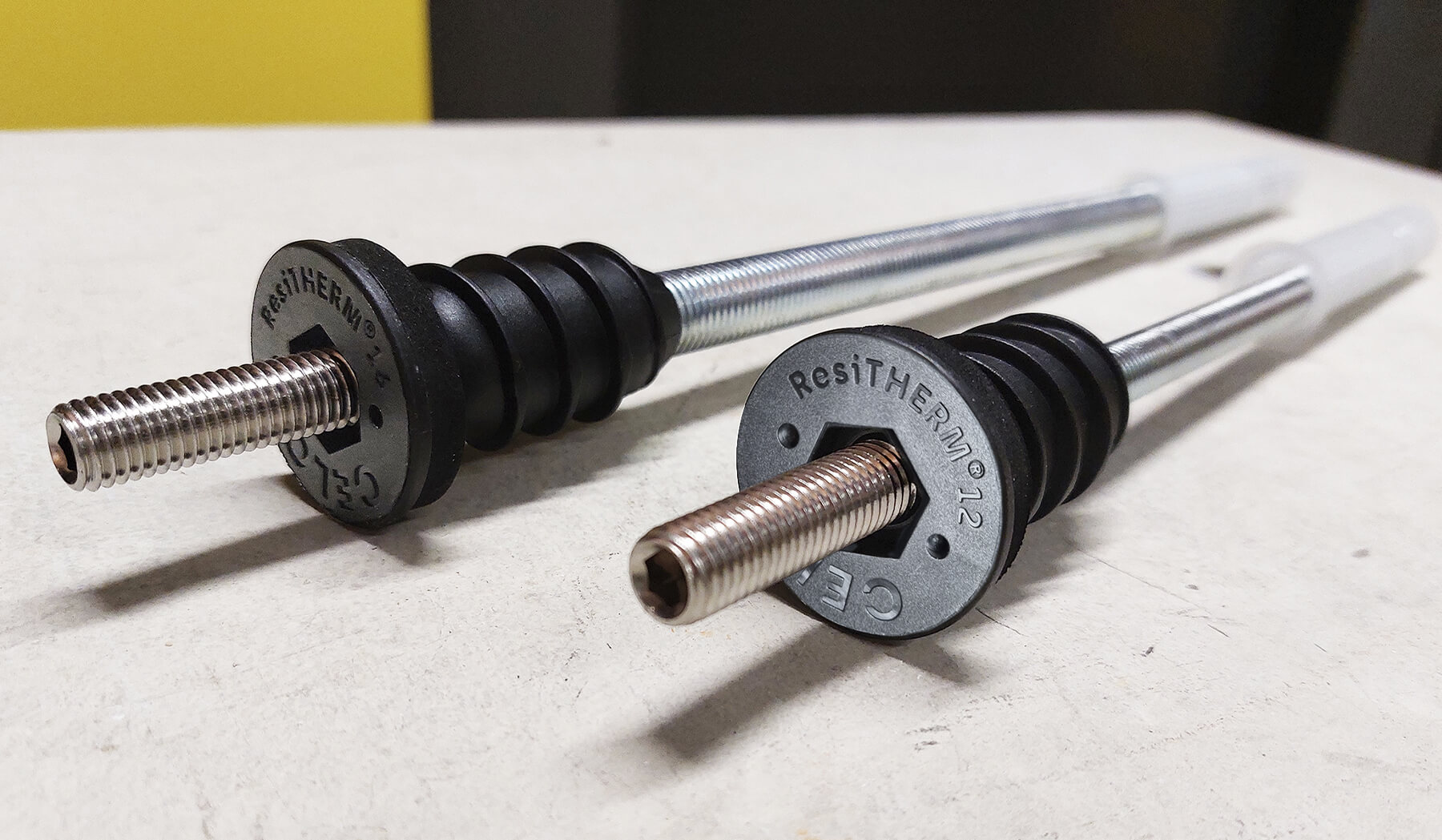 Anclaje para instalación de cargas pesadas en fachadas con SATE ResiTHERM de CELO
