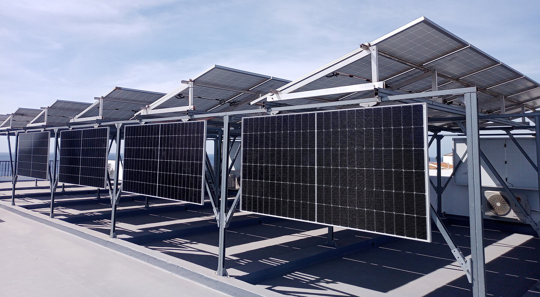 Sistema de soportación y estructura solar en azotea de Cabo verde