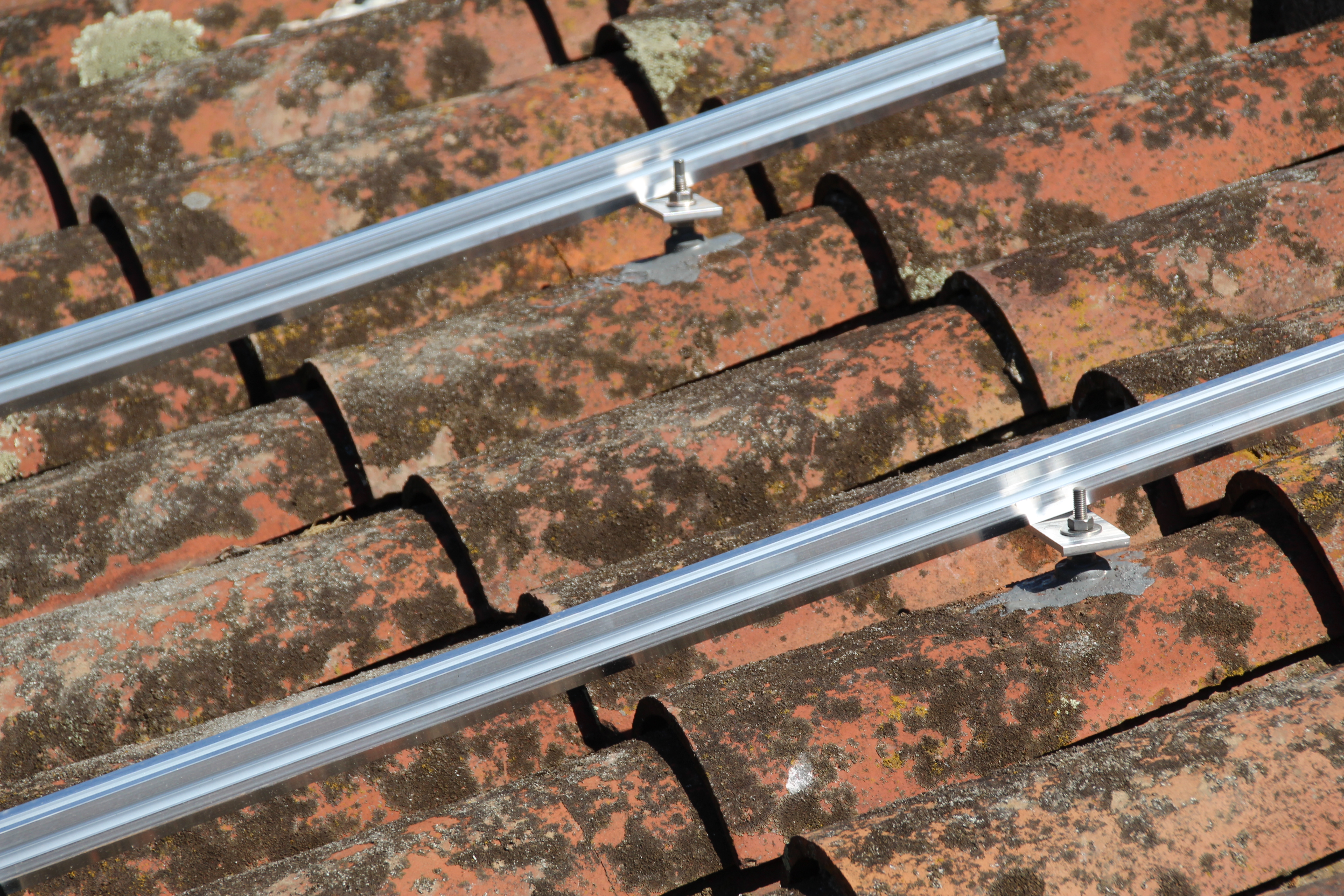 estructura placas solares en teja mas detallado