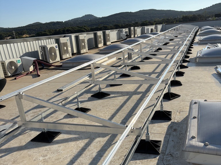 estructura para placas solares en cubierta plana